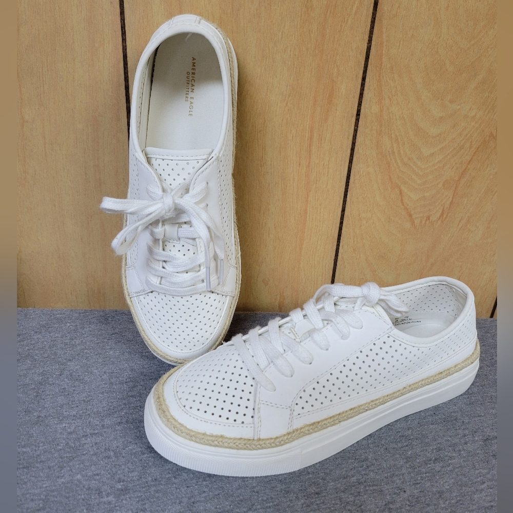 American Eagle Women's White Casual Sneakers